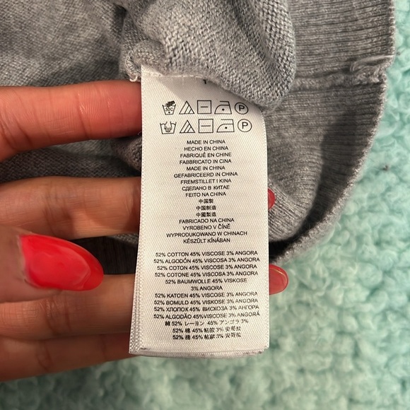 🔥Michael Kors Gray Top with Zipper Accents🔥 - Picture 6 of 6